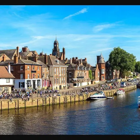 Minster Peek With Free Parking 아파트 *