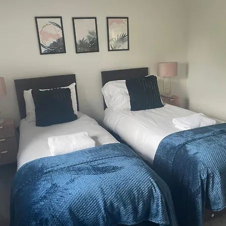 Minster Peek With Free Parking *