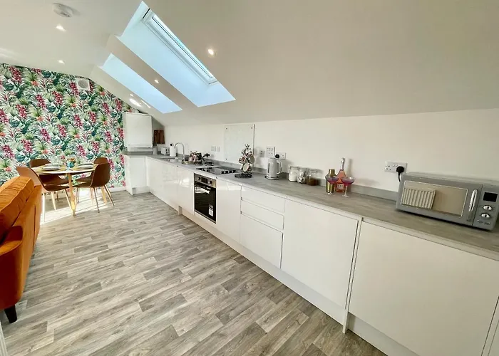 Minster Peek With Free Parking *