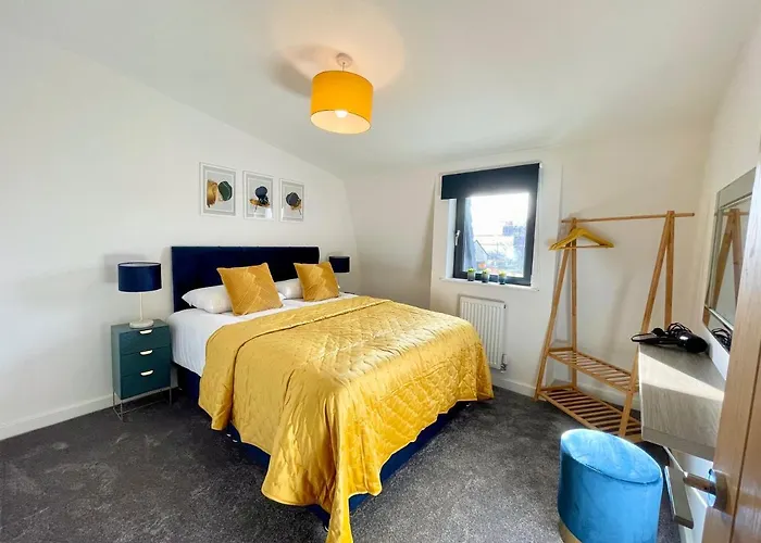 Minster Peek With Free Parking *