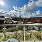 Minster Peek With Free Parking