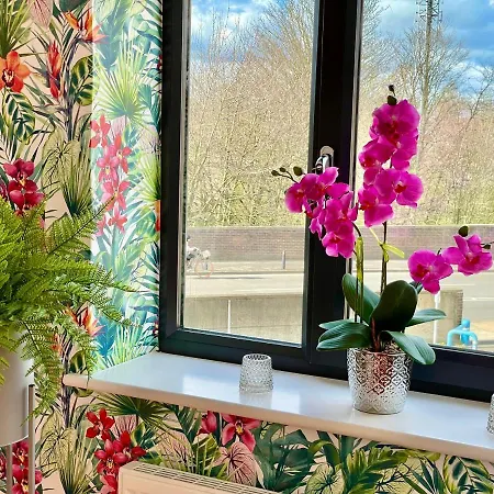 Minster Peek With Free Parking *