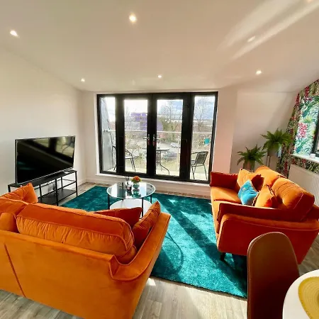 Minster Peek With Free Parking *