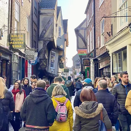 Minster Peek With Free Parking