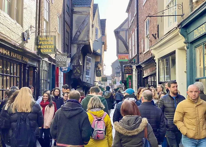 Minster Peek With Free Parking